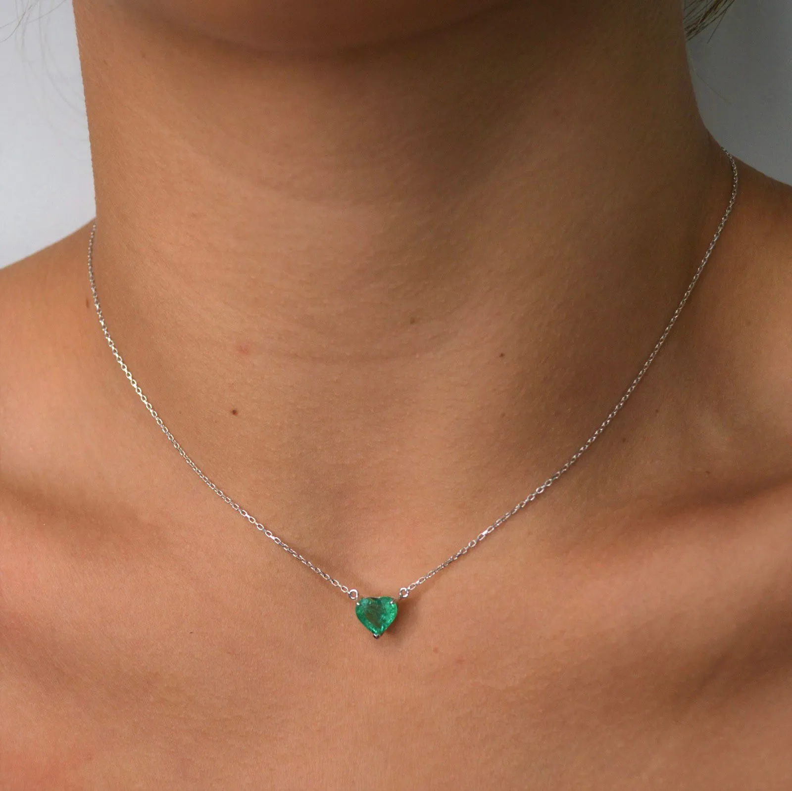 1.25ct Emerald 18K Gold Heart Solitaire Necklace