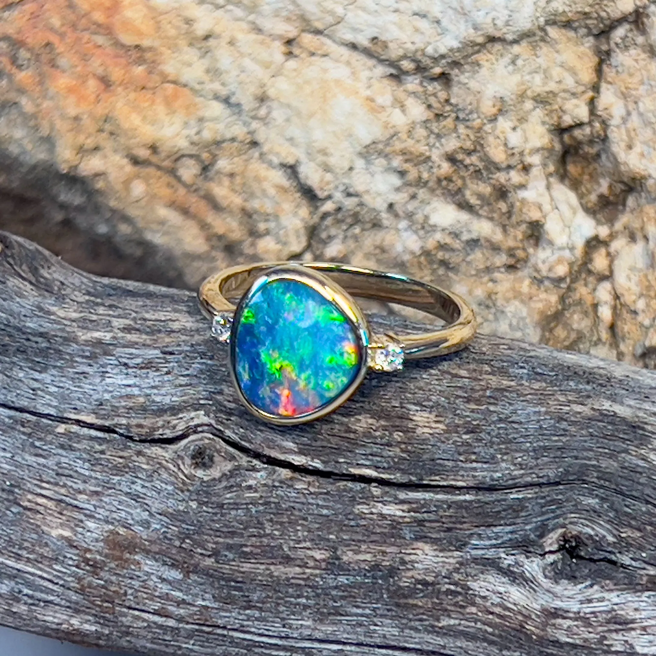 14kt Yellow Gold Opal 1.82ct and diamond ring