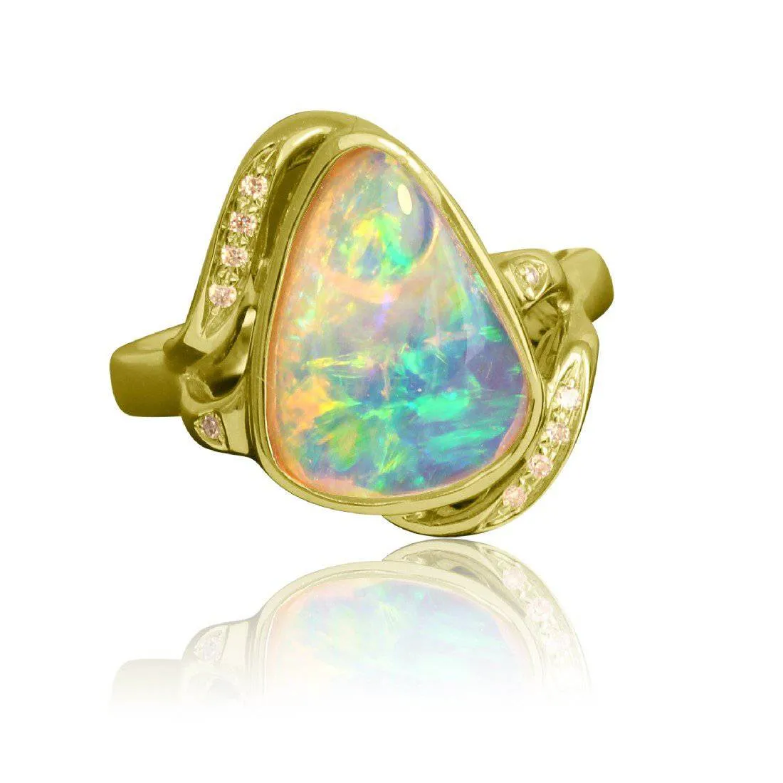 18kt Yellow Gold Opal and Diamond ring