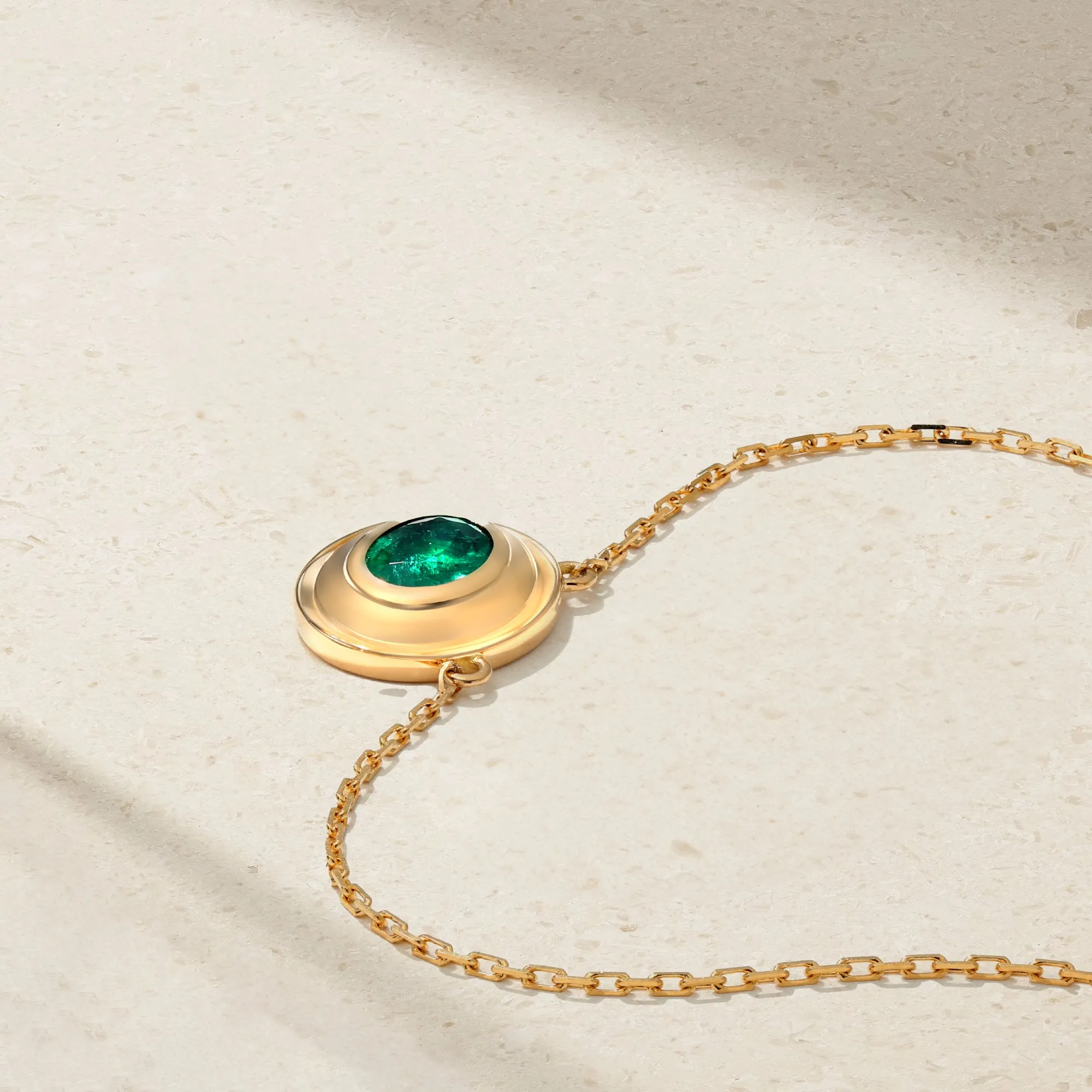 Colosseum Bezel Emerald Necklace