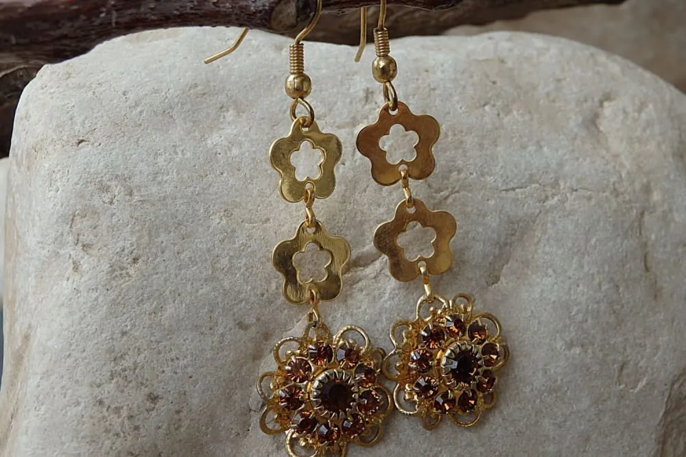 Flower gold dangle earrings