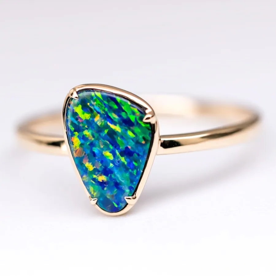 Unique Pattern Doublet Opal Engagement Ring 18K Yellow Gold