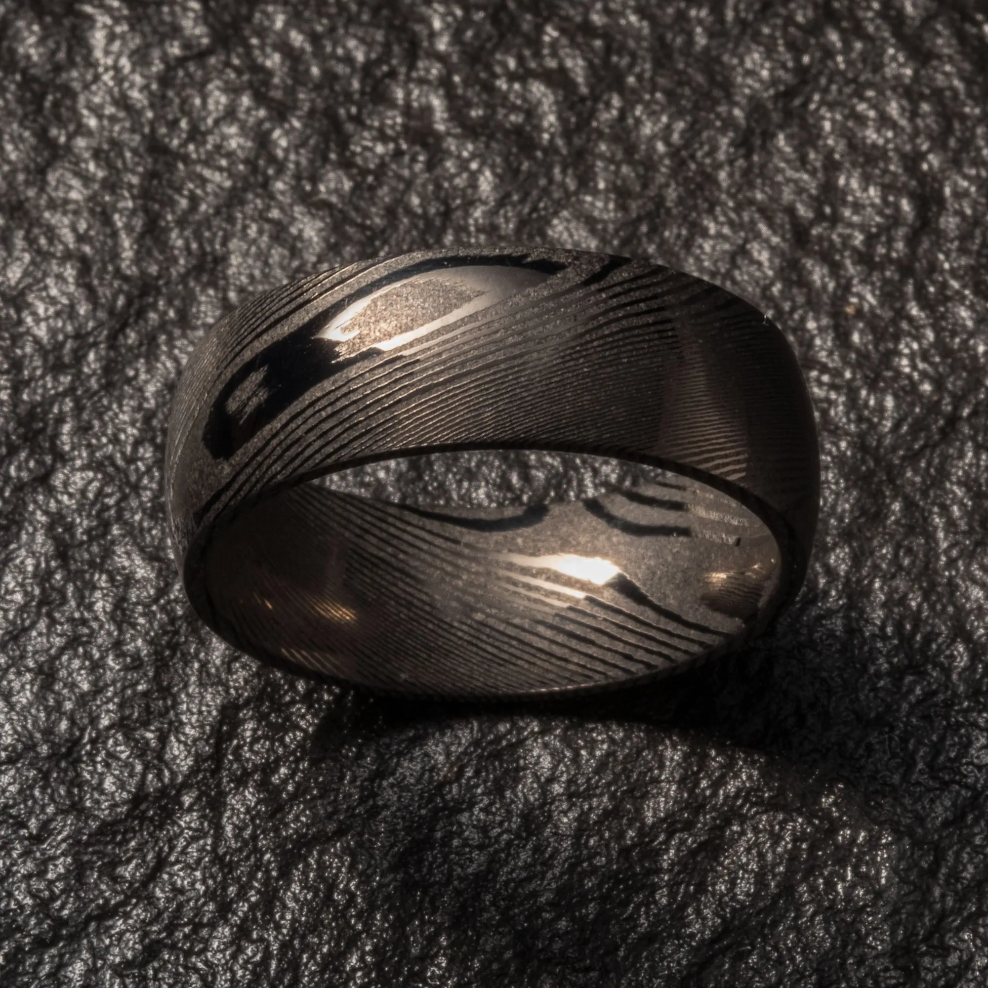 Wood Grain Damascus Steel Ring - Gun Metal Minimalist